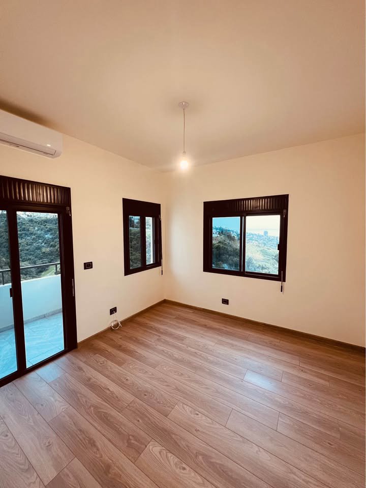 The Sea Front of Okaibe Thumbnail