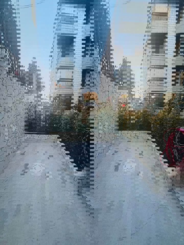 Level 300 Realty Thumbnail