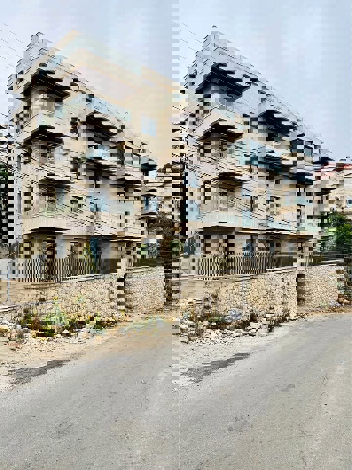 Deluxe Apartments – Fatqa Thumbnail